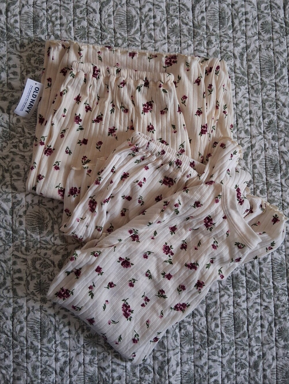 Old Navy 3 Piece Set Cream Floral Pajamas - Picture 3 of 12